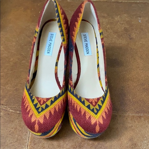 Steve Madden Pammyy- M Aztec Wedge - Picture 1 of 3